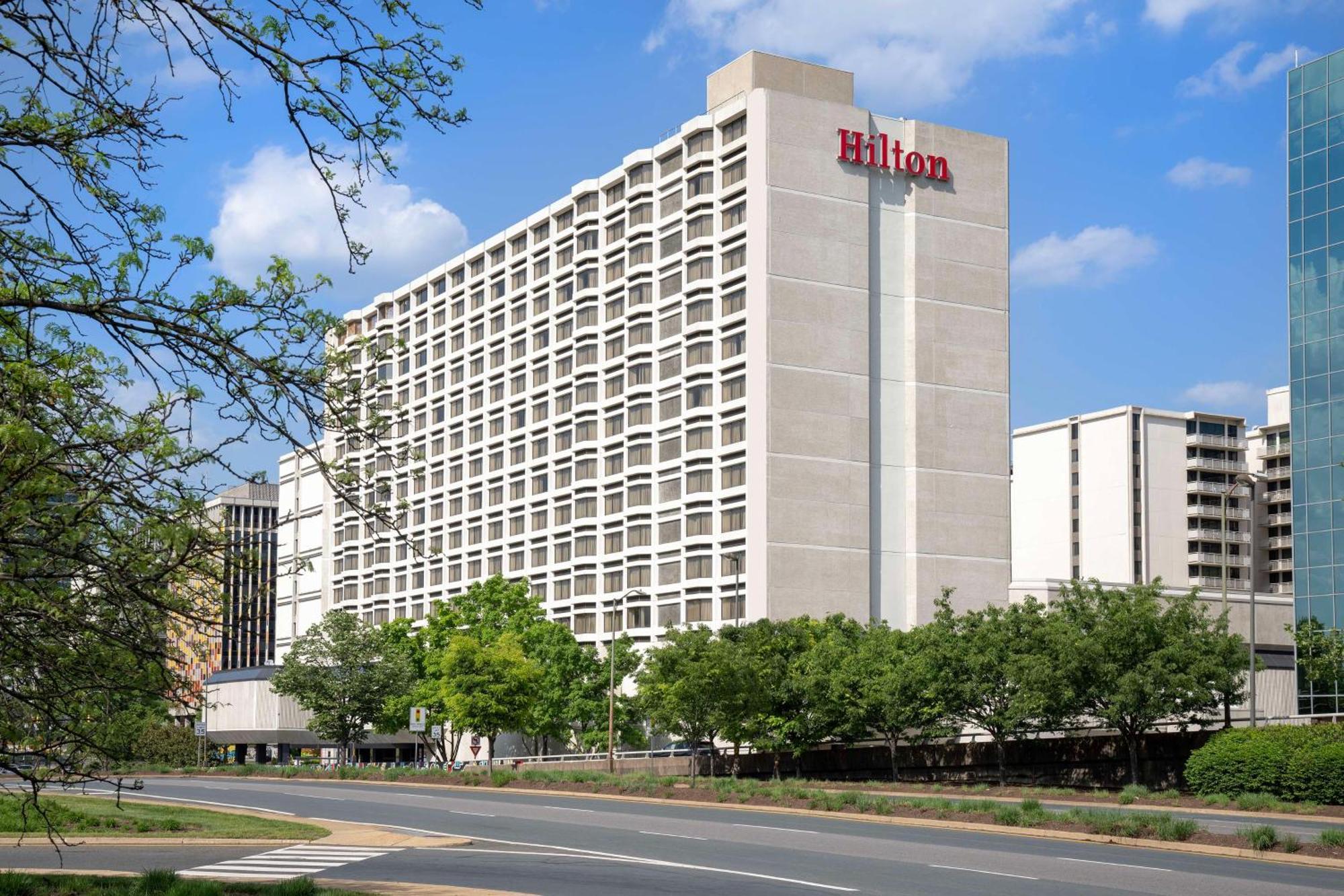 Hilton National Landing 3*