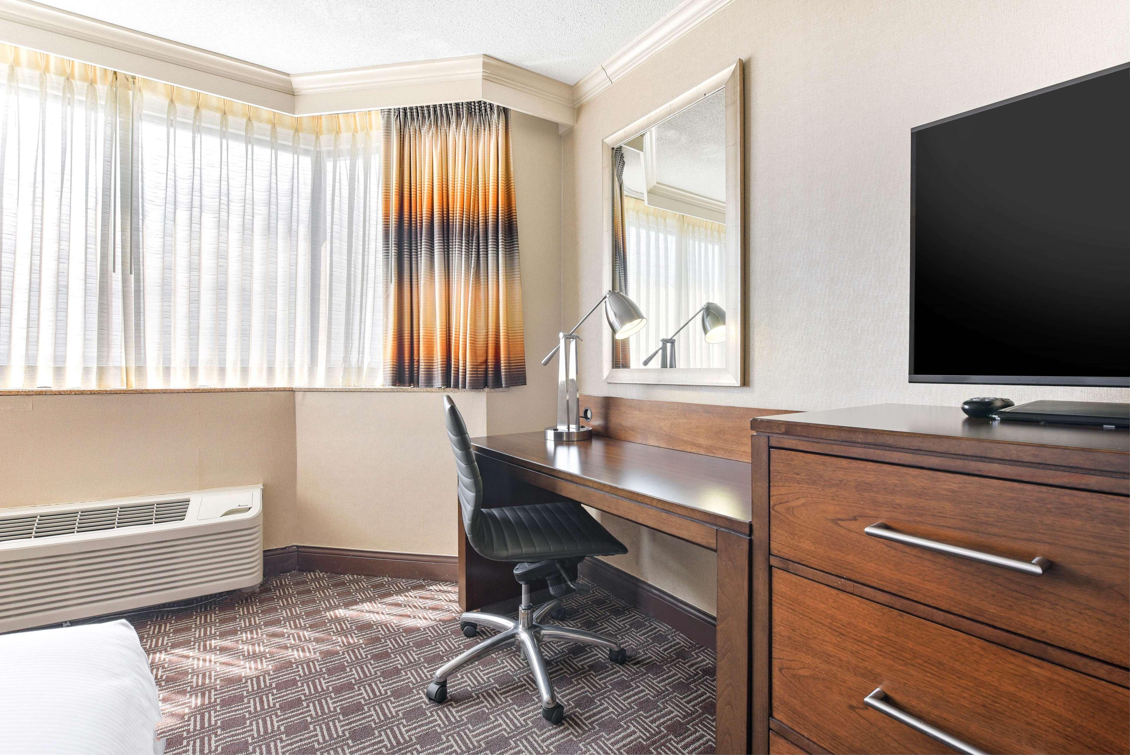 Hilton National Landing Arlington