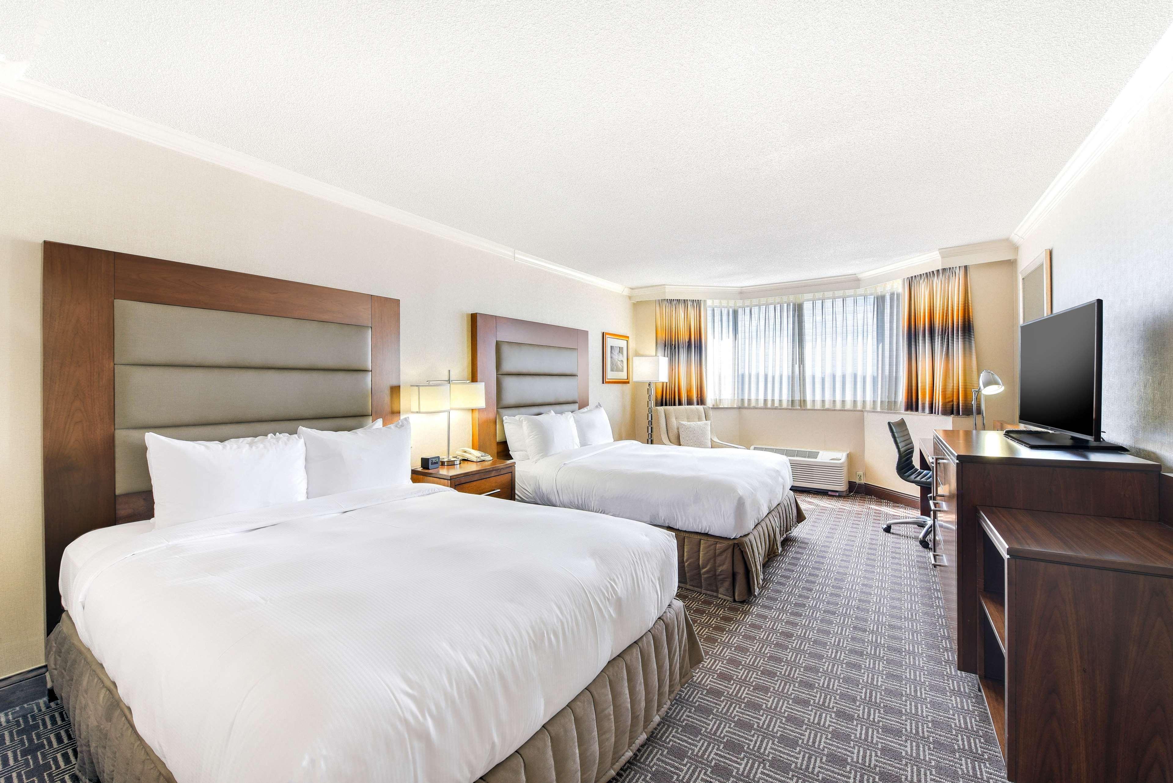 Hilton National Landing Hotel 3*