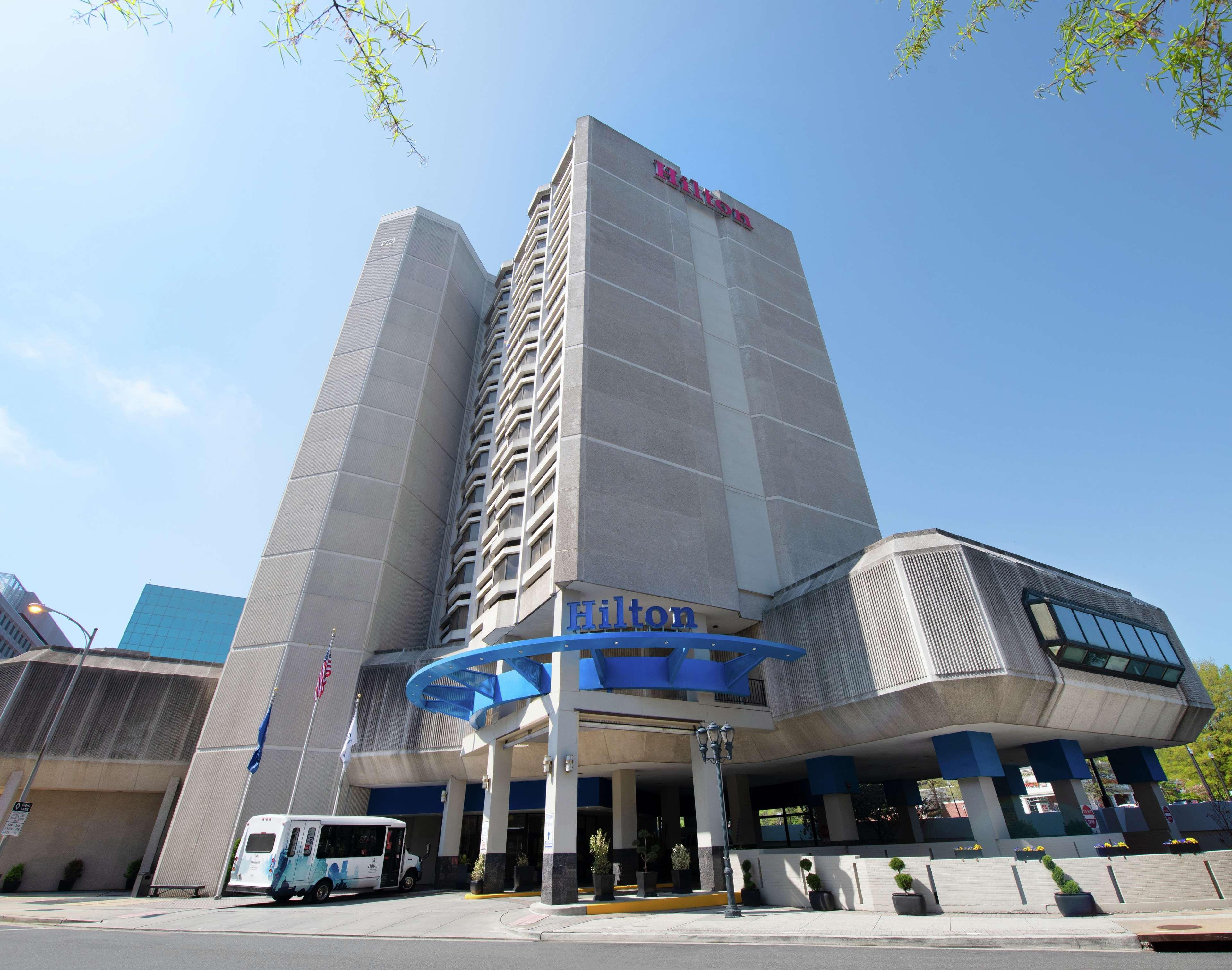 Hilton National Landing 3*