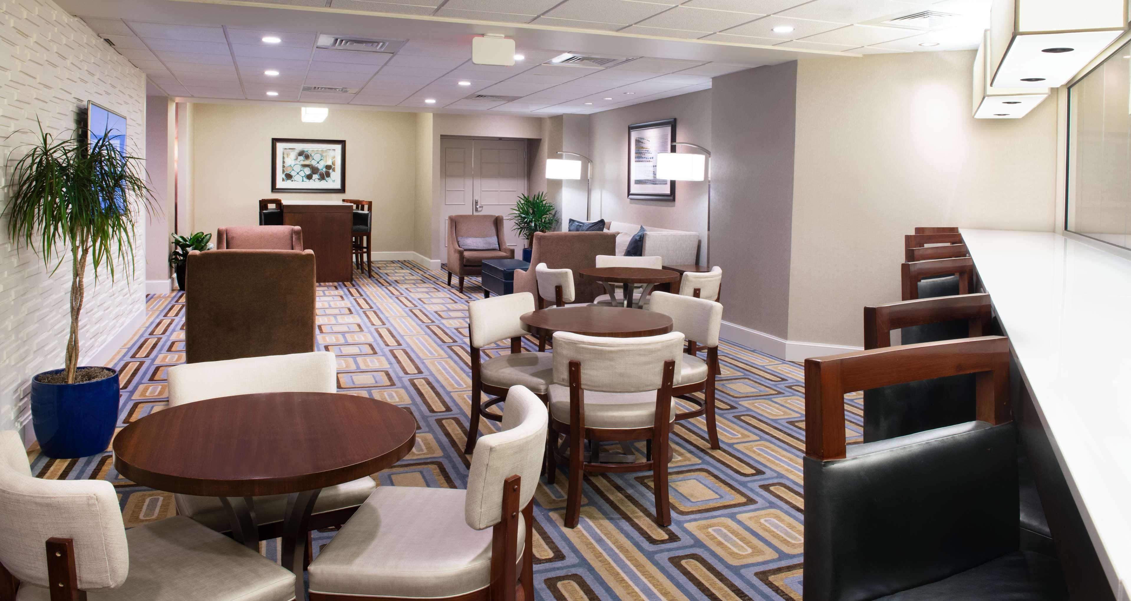 Hotel Hilton National Landing 3*