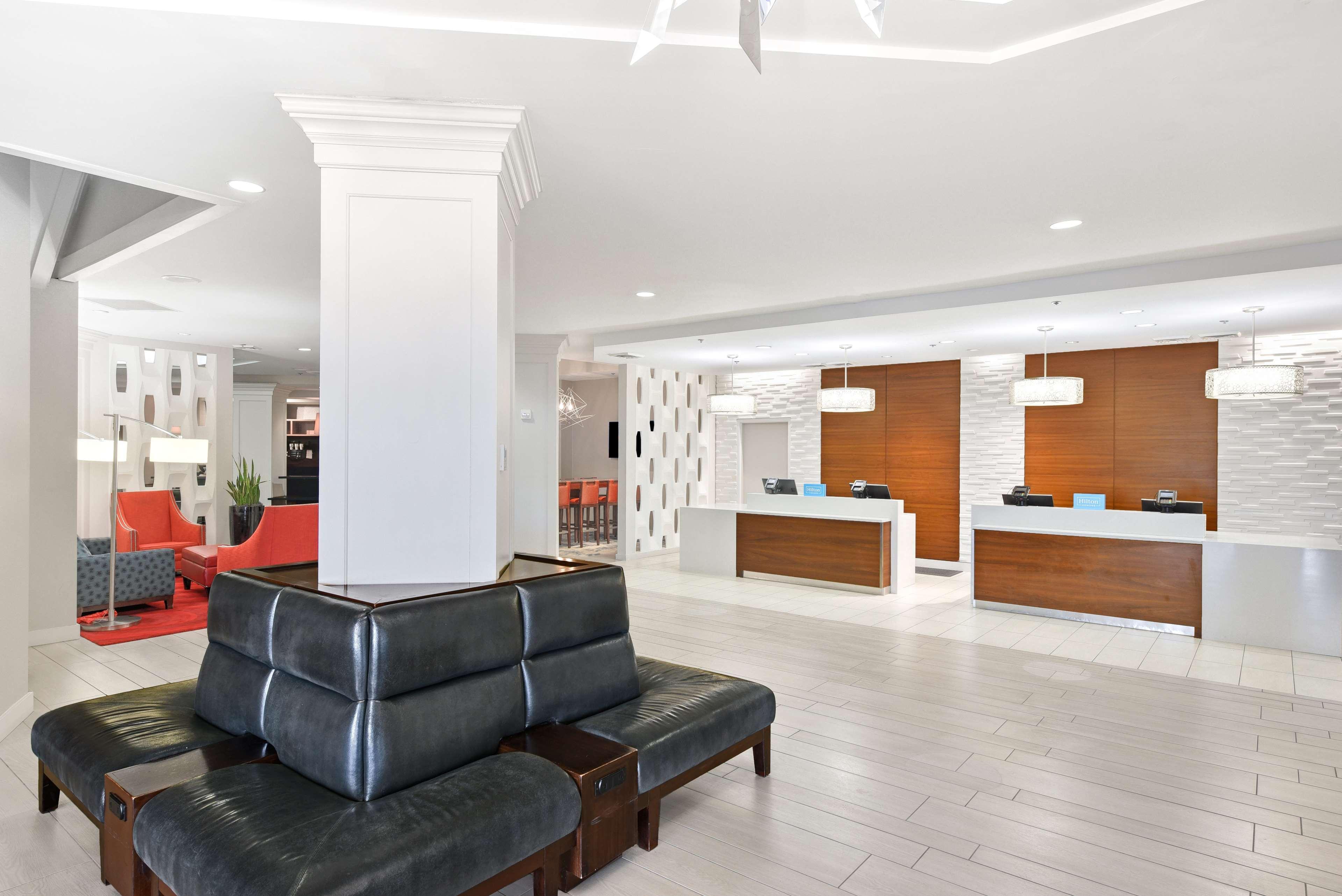 Hilton National Landing 3*