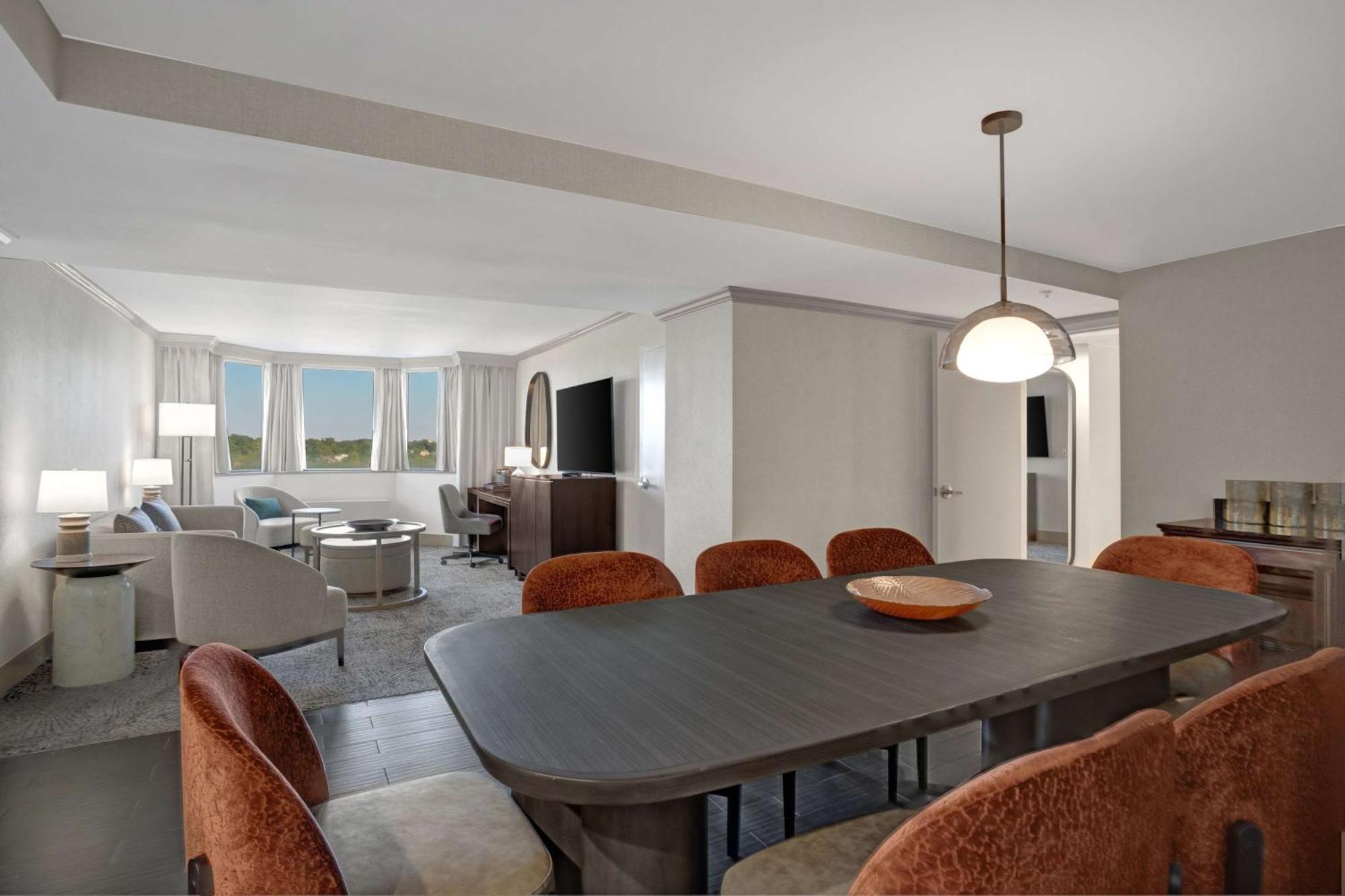 Hilton National Landing Hotel 3*