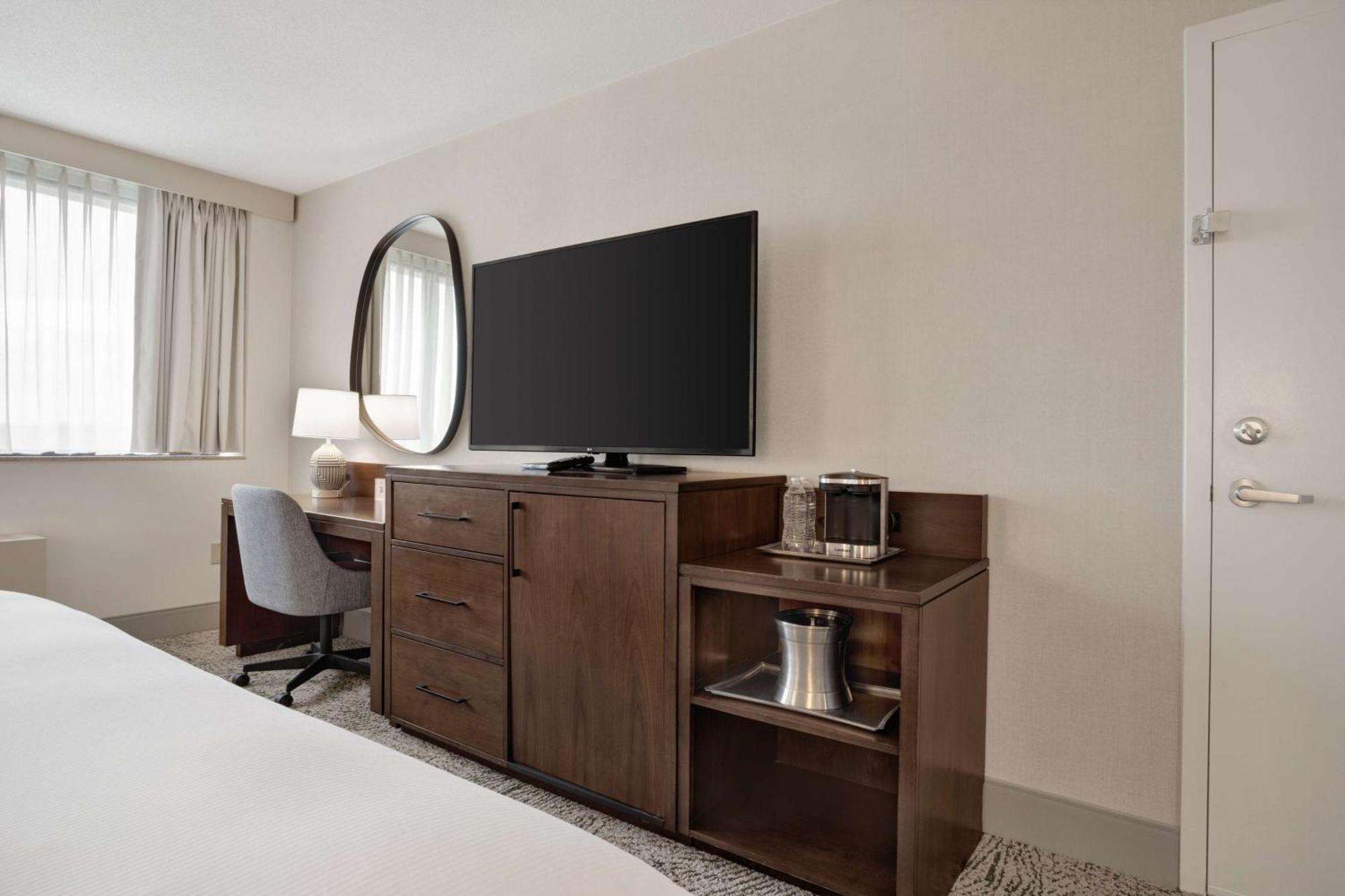 Hilton National Landing Hotel