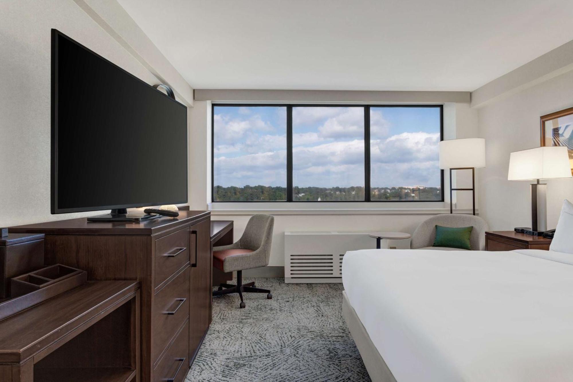 Hilton National Landing Hotel