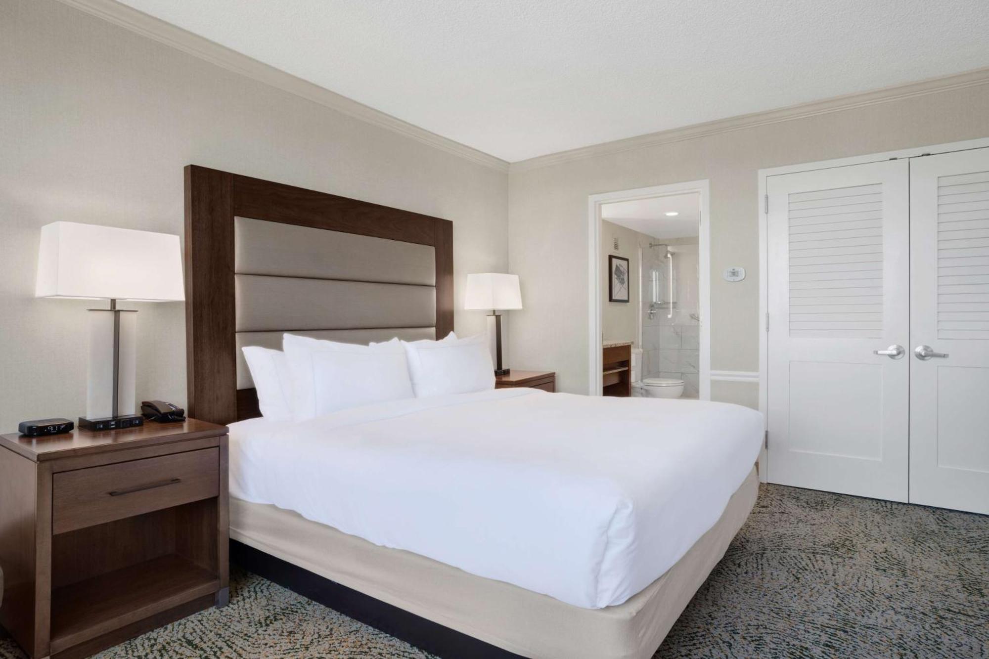 Hilton National Landing Hotel 3*