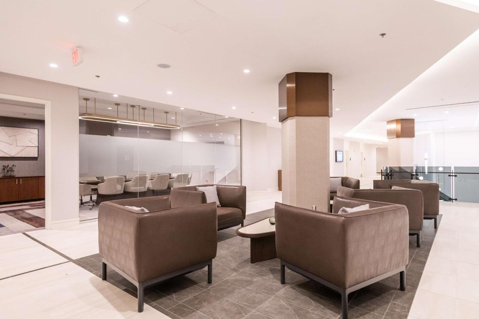 Hilton National Landing Hotel
