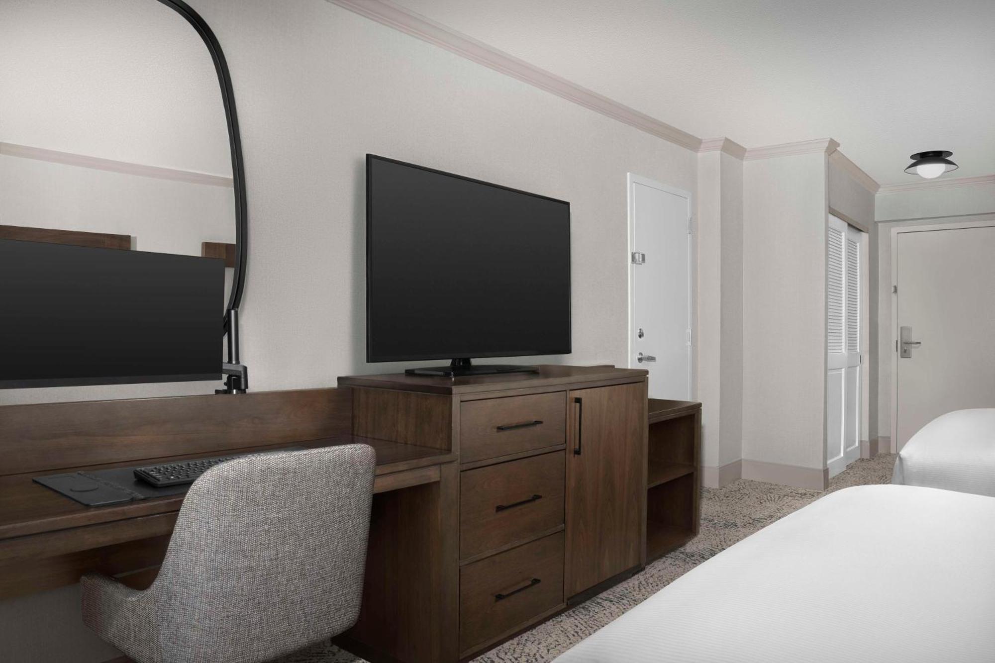 Hilton National Landing 3* Arlington
