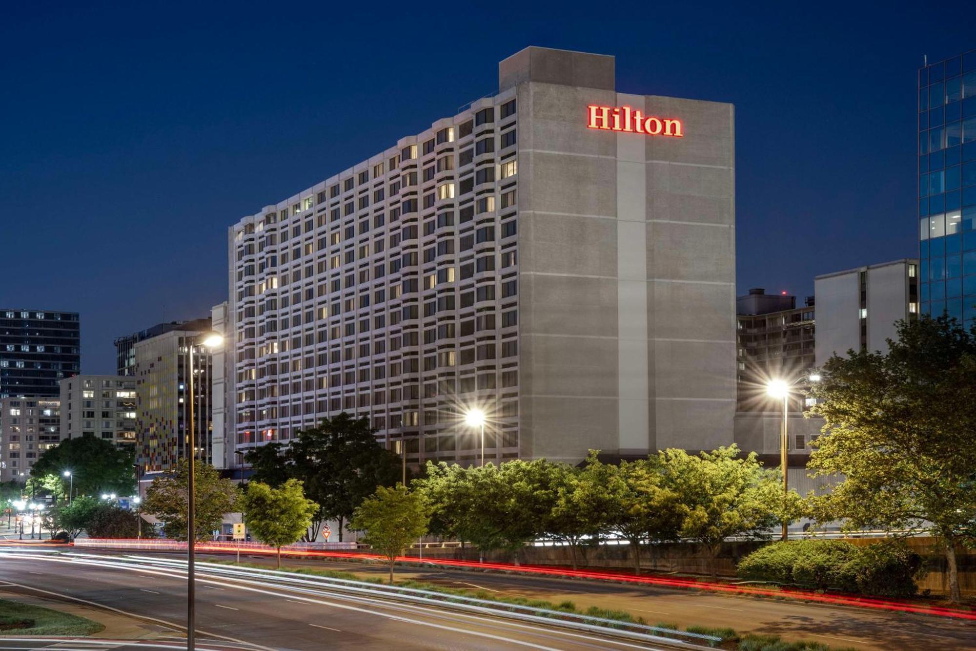 Hilton National Landing 3*