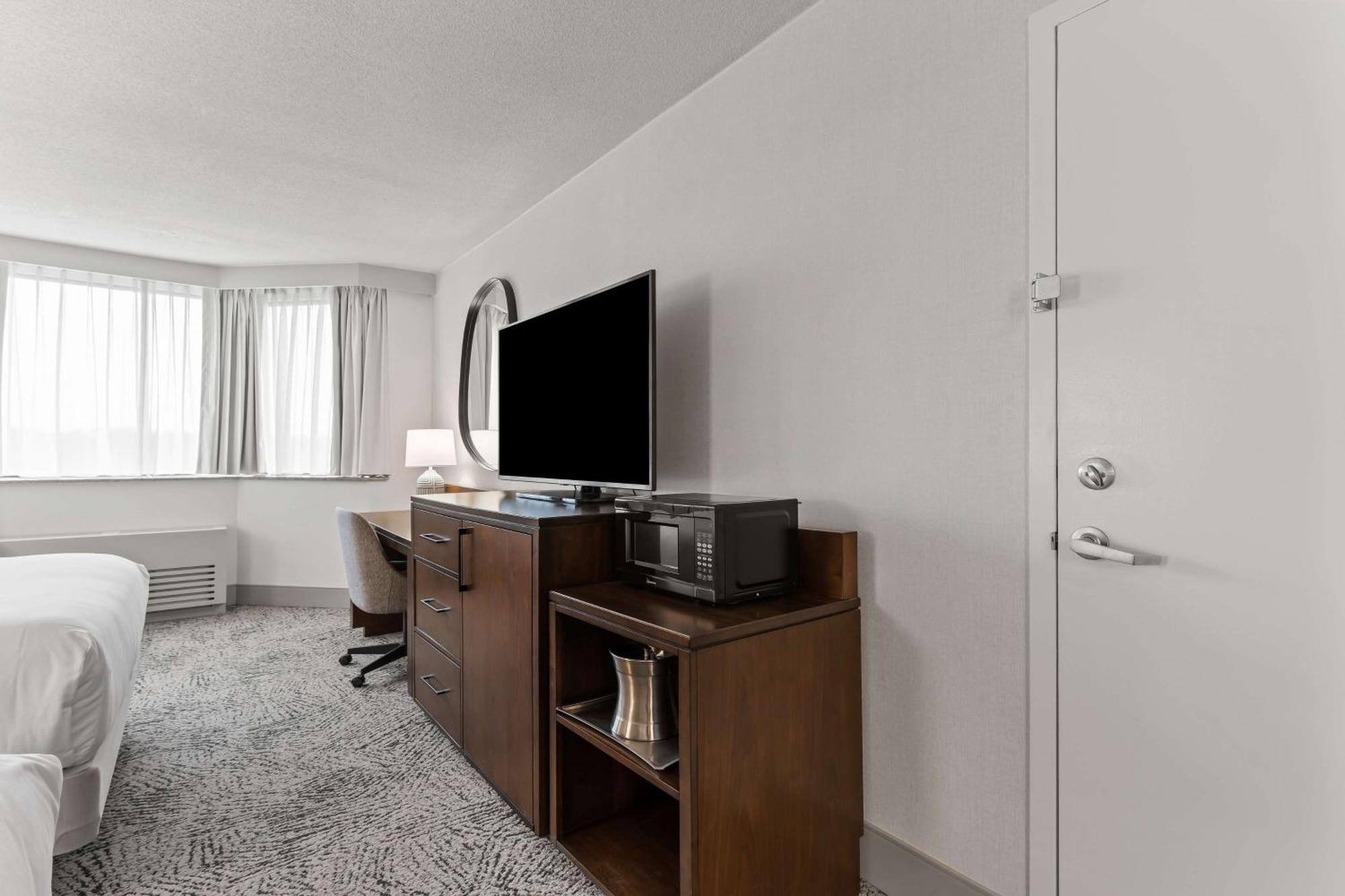 Hilton National Landing Hotel Arlington