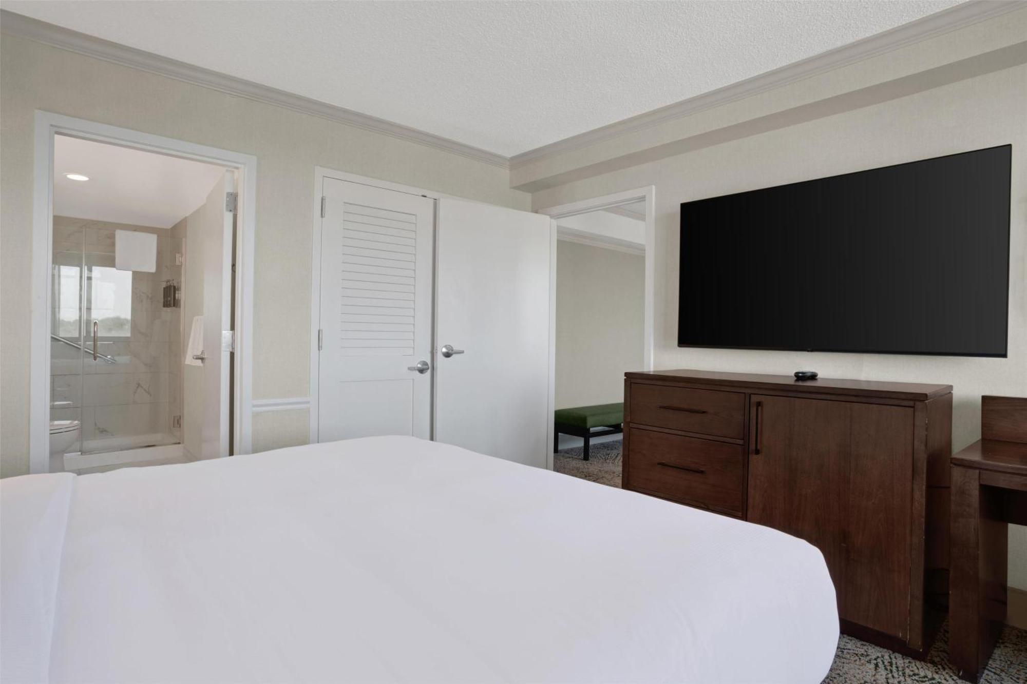 Hilton National Landing 3*