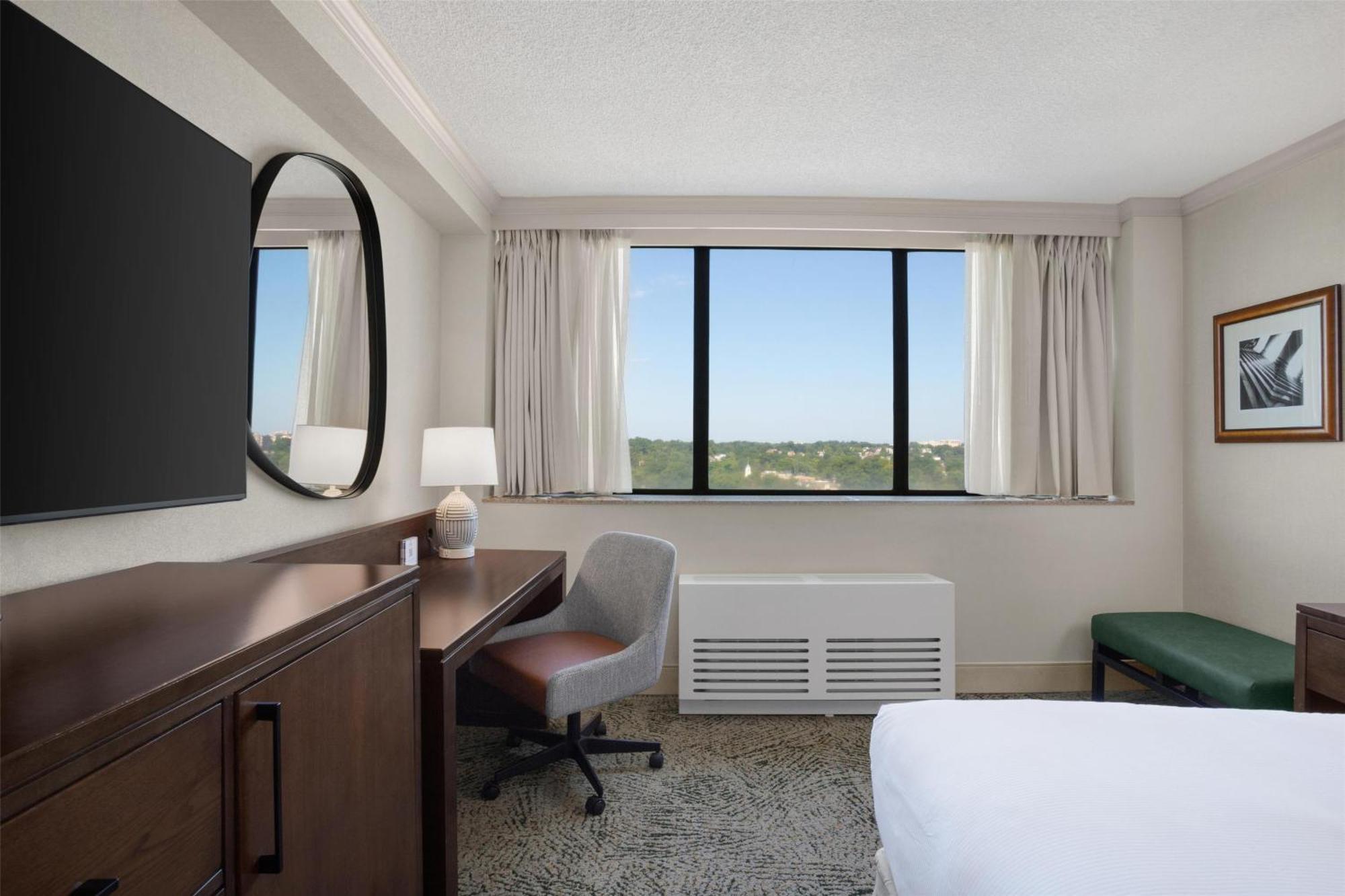 Hilton National Landing