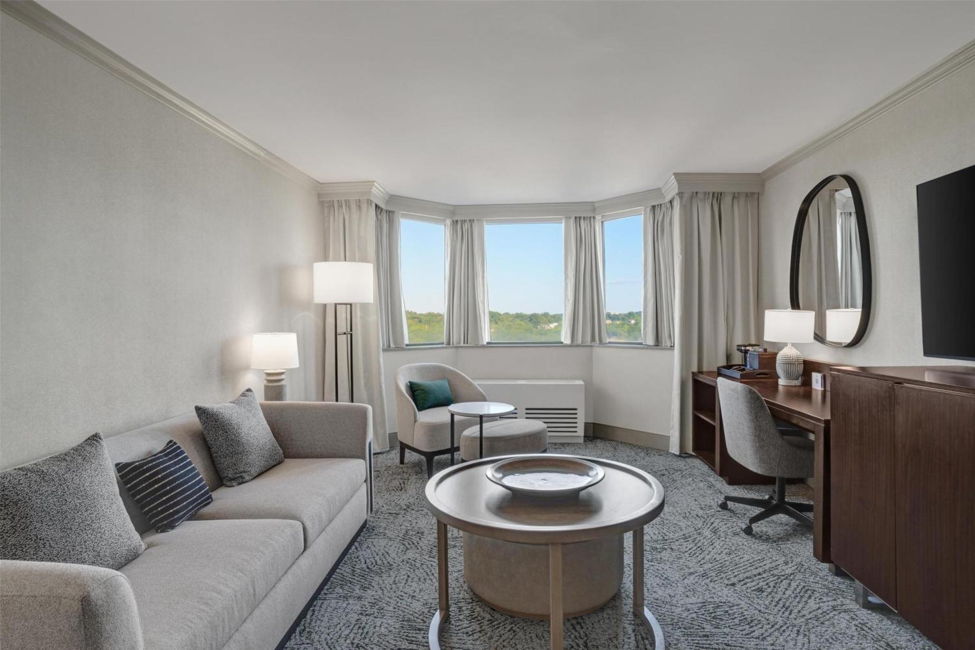 Hotel Hilton National Landing 3*